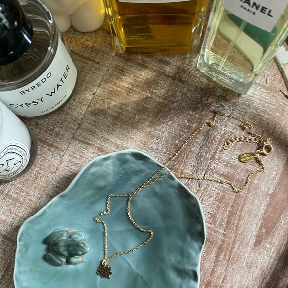 Athena Designs gold plated dainty lotus flower necklace - Picture 2 of 11